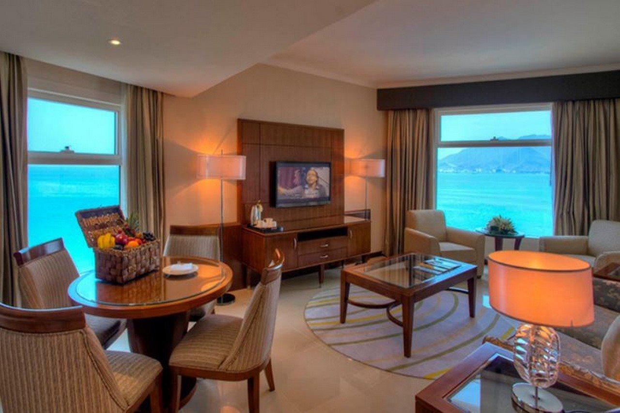 Oceanic Khorfakkan Resort & Spa Khor Fakkan Exterior foto