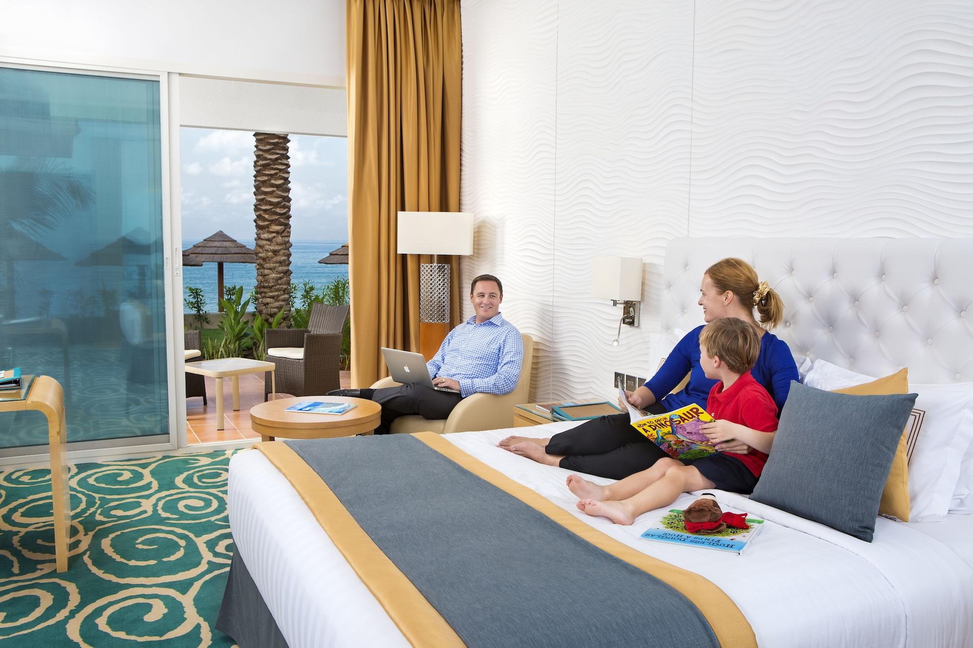 Oceanic Khorfakkan Resort & Spa Khor Fakkan Exterior foto