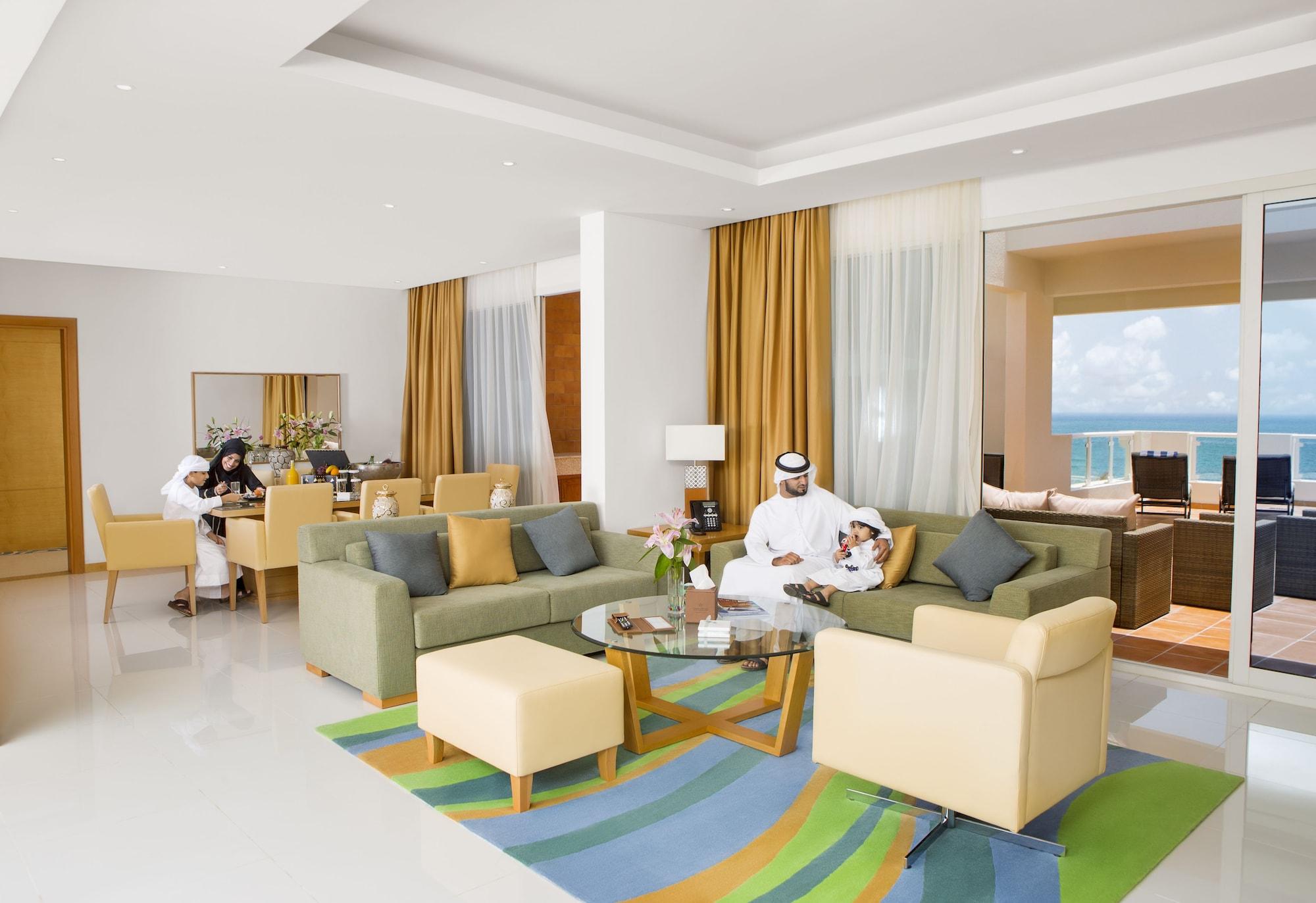 Oceanic Khorfakkan Resort & Spa Khor Fakkan Exterior foto