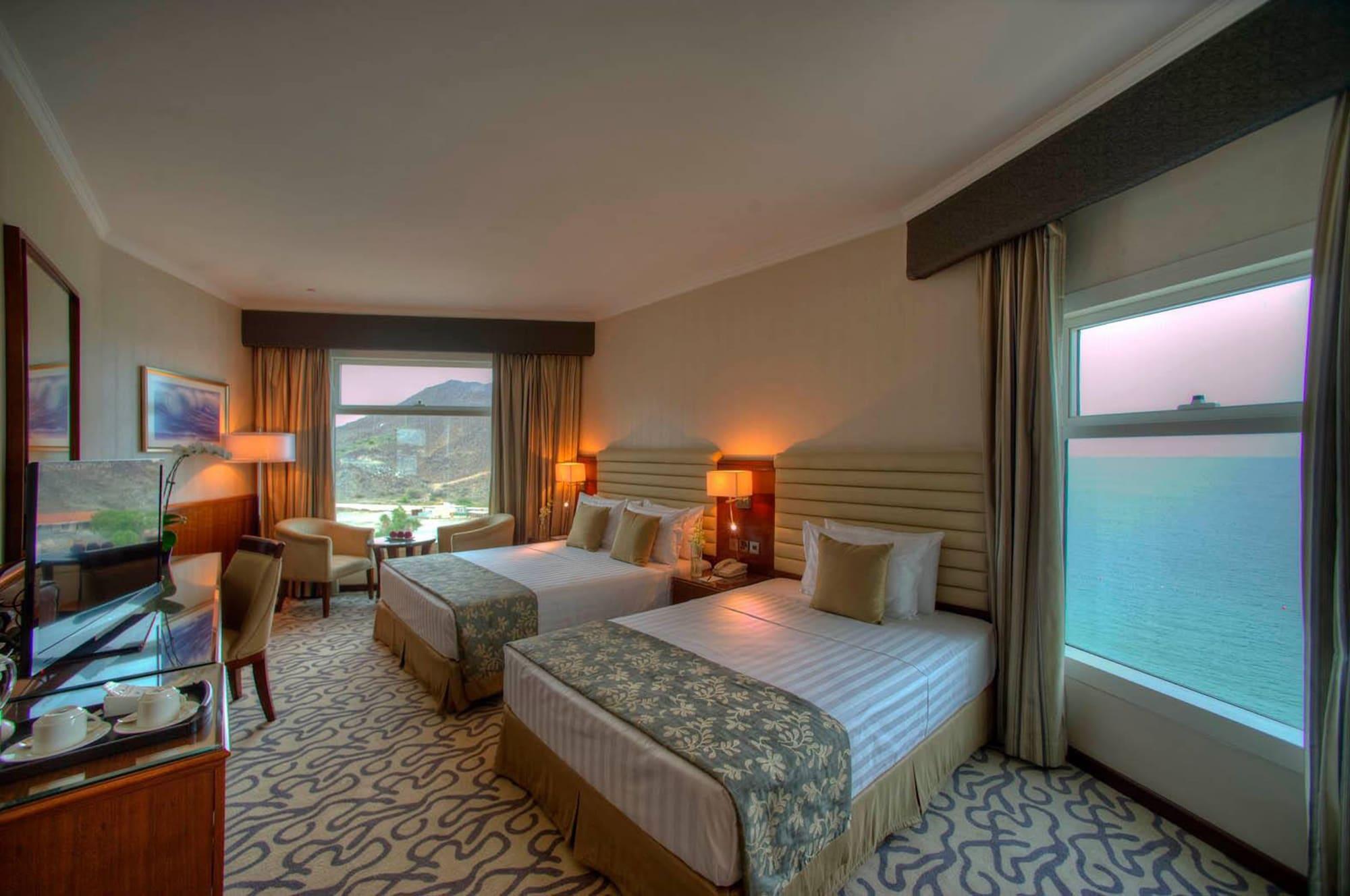 Oceanic Khorfakkan Resort & Spa Khor Fakkan Exterior foto
