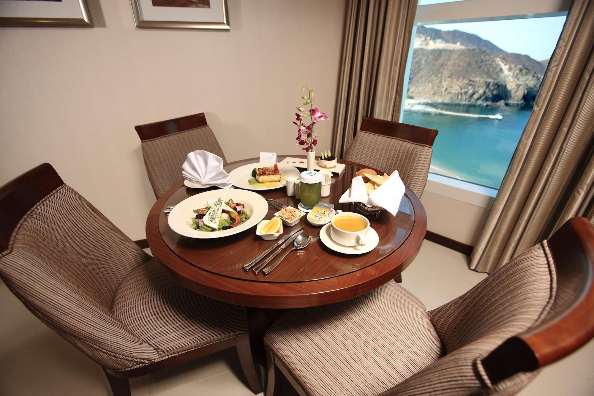 Oceanic Khorfakkan Resort & Spa Khor Fakkan Exterior foto