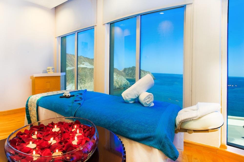 Oceanic Khorfakkan Resort & Spa Khor Fakkan Exterior foto